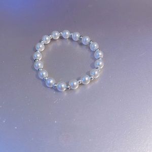 Silver pearl bracelet